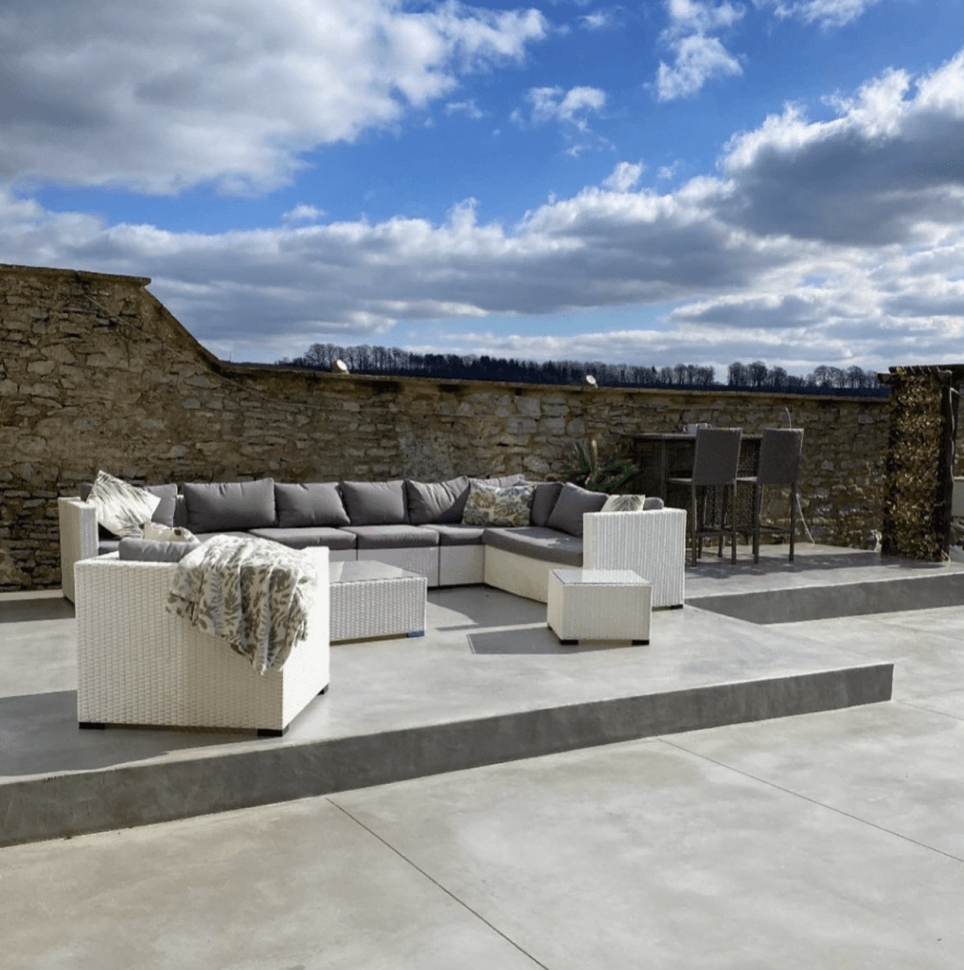 Exterior-Polished-Concrete-01-e1699022810135